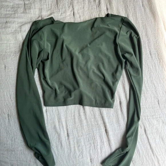 Charlotte Russe green crop top - Picture 3 of 4